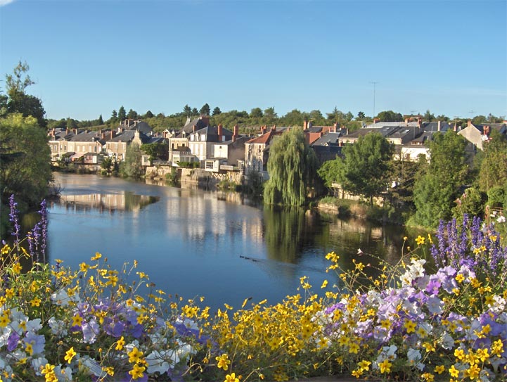 Argenton-sur-Creuse - Berry - 2005 © Daniel Schipper