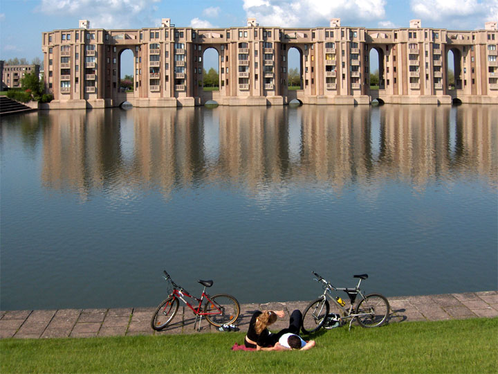 Montigny-le-Bretonneux - Yvelines - 2006 © Daniel Schipper